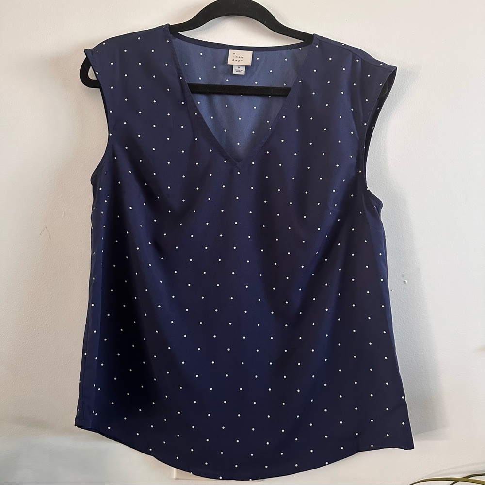 A New Day sleevless v-neck blue with white polka-dots blouse size medium